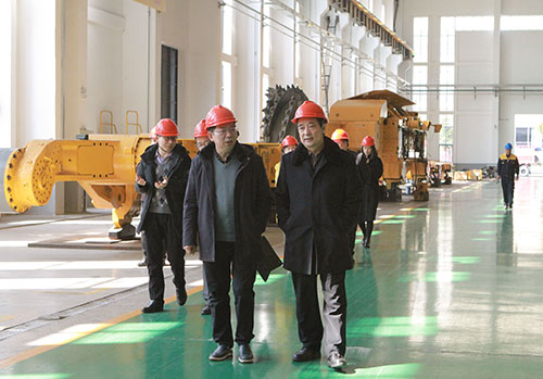 中國煤機協(xié)會領(lǐng)導(dǎo)蒞臨創(chuàng)力集團調(diào)研指導(dǎo)(圖3) 中國煤機協(xié)會領(lǐng)導(dǎo)蒞臨創(chuàng)力集團調(diào)研指導(dǎo)(圖3)