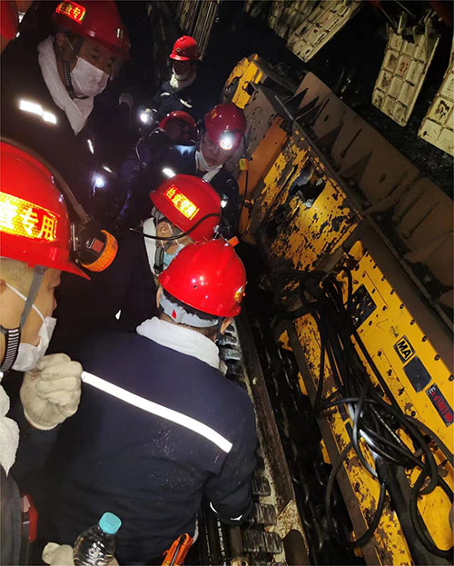 鶴崗2.jpg 上海創(chuàng)力集團受邀為龍煤集團下屬礦業(yè)單位開展采煤機業(yè)務培訓(圖8)