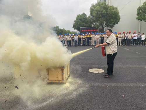 “人人講安全、個(gè)個(gè)會(huì)應(yīng)急”——上海創(chuàng)力集團(tuán)開(kāi)展“安全月”消防演習(xí)活動(dòng)(圖4)